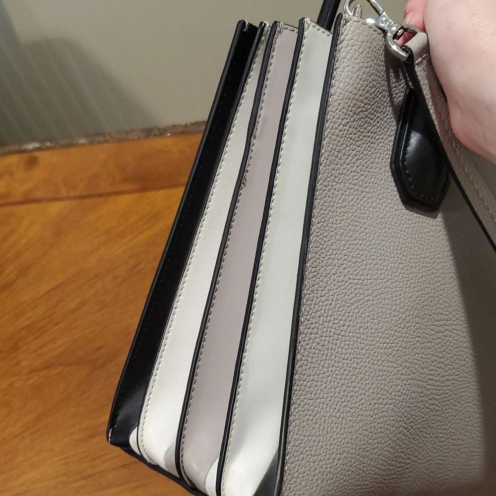 Like NEW Michael Kors Accordion Mercer Bag Medium